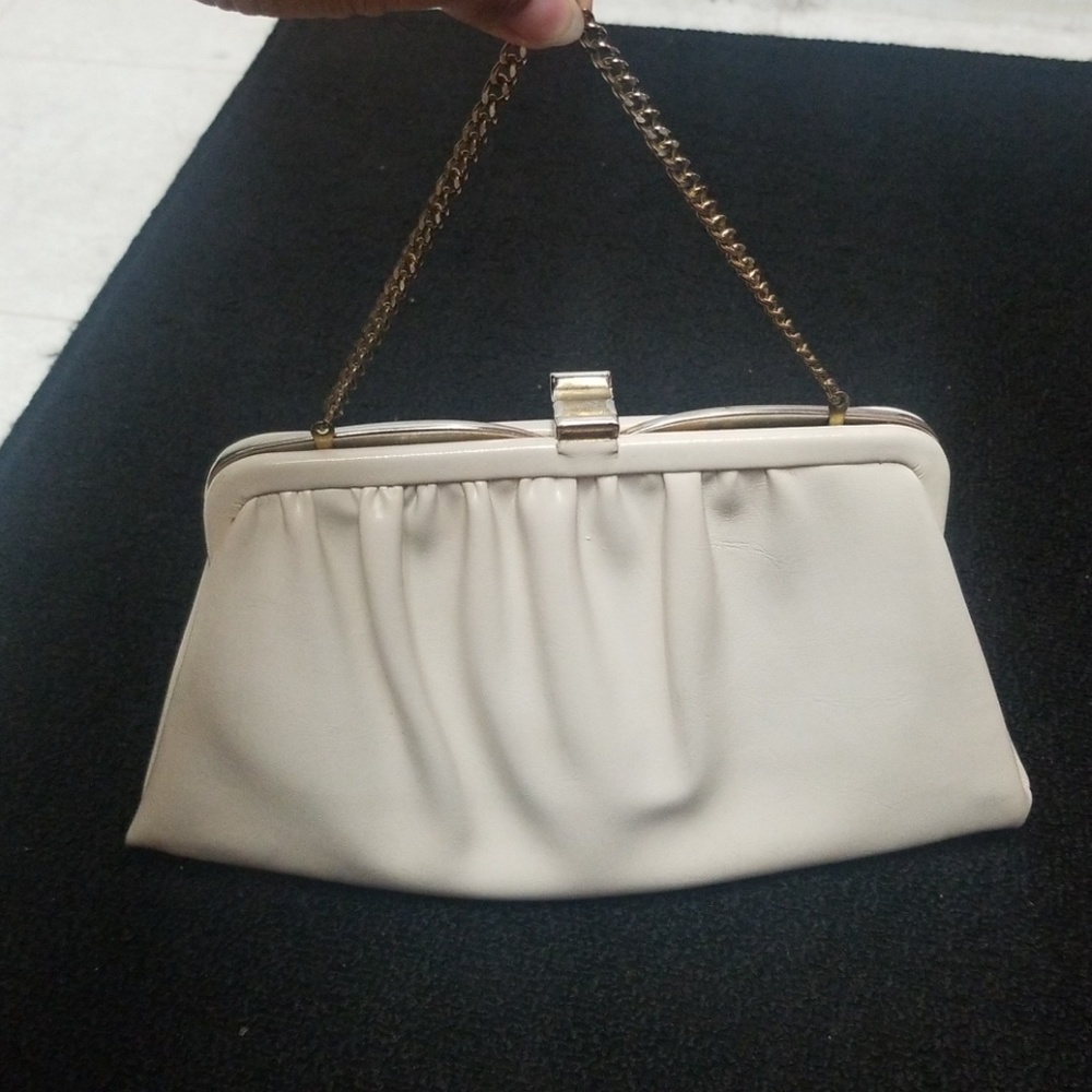 VINTAGE 1960's frame bag clutch Off White purse Ande